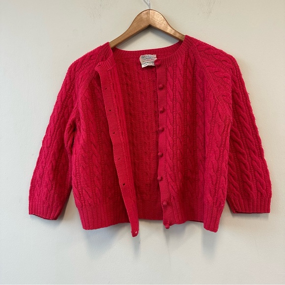 Vintage Sweaters - Vtg 1960s Wool Women's Watermelon Red Cable Knit Cropped Cardigan Sweater